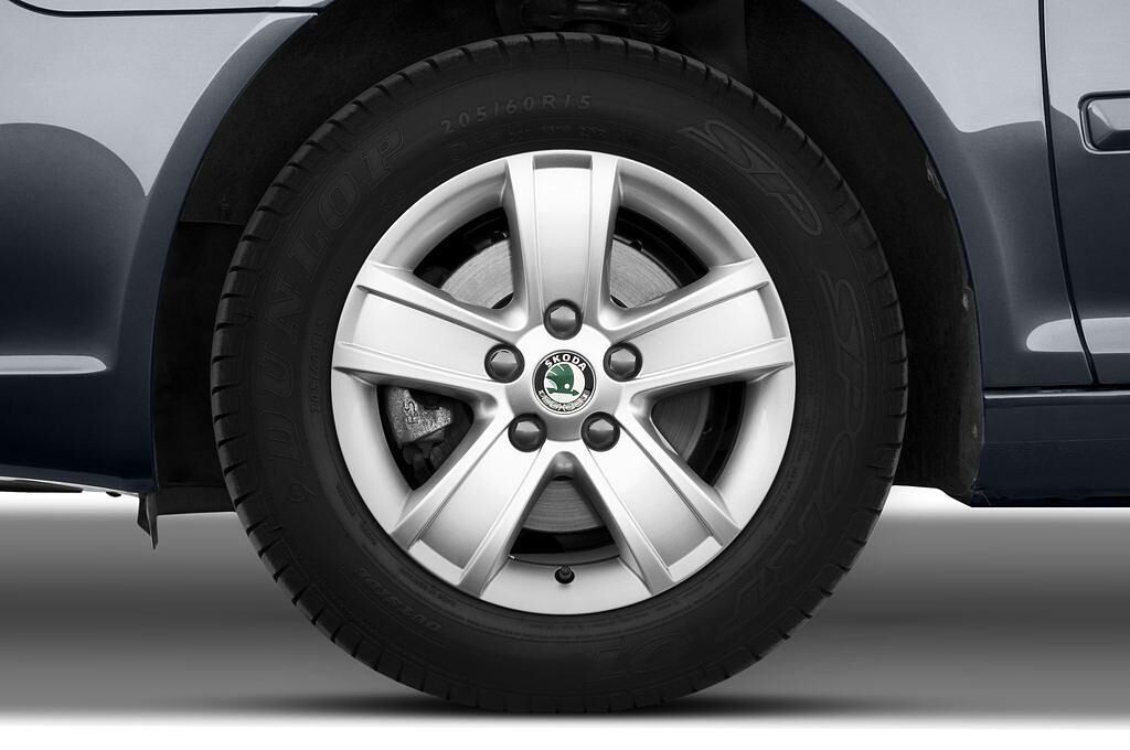 Skoda Octavia (Baujahr 2009) Classic 4 Türen Reifen und Felge