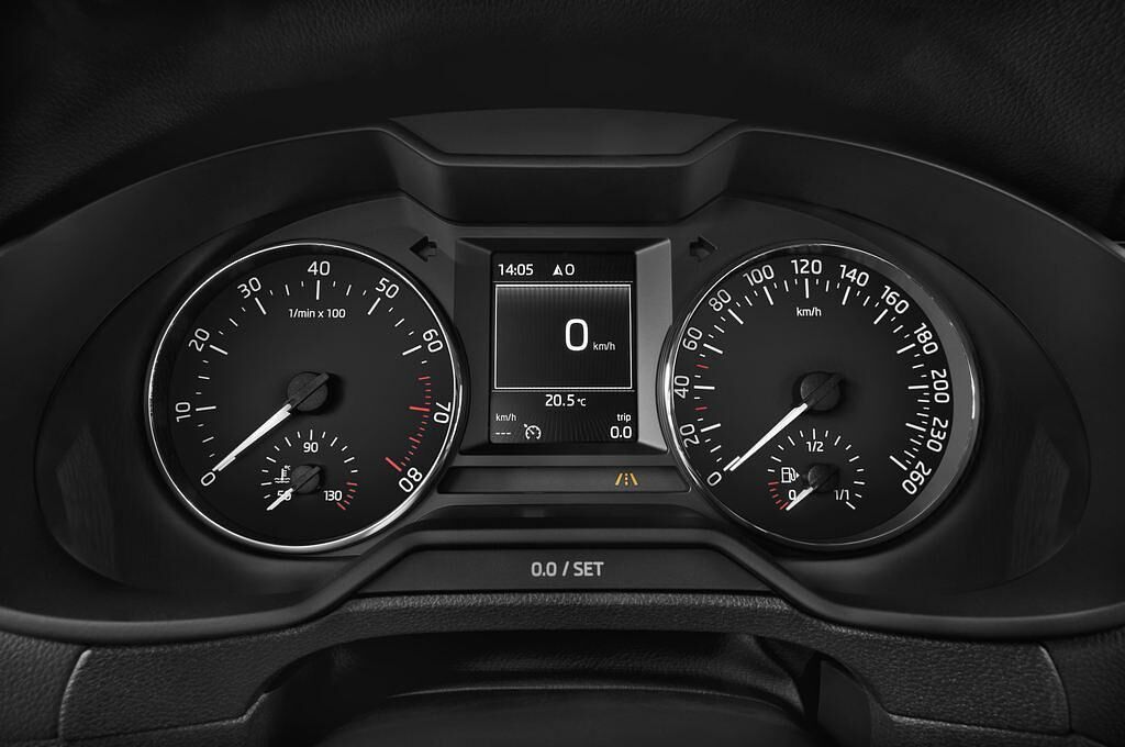 Skoda Octavia (Baujahr 2014) Ambition 5 Türen Tacho und Fahrerinstrumente