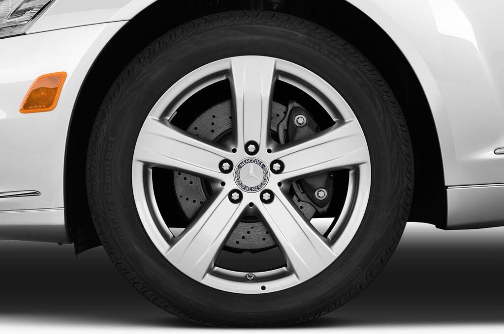Mercedes S-Class (Baujahr 2010) - 4 Türen Reifen und Felge