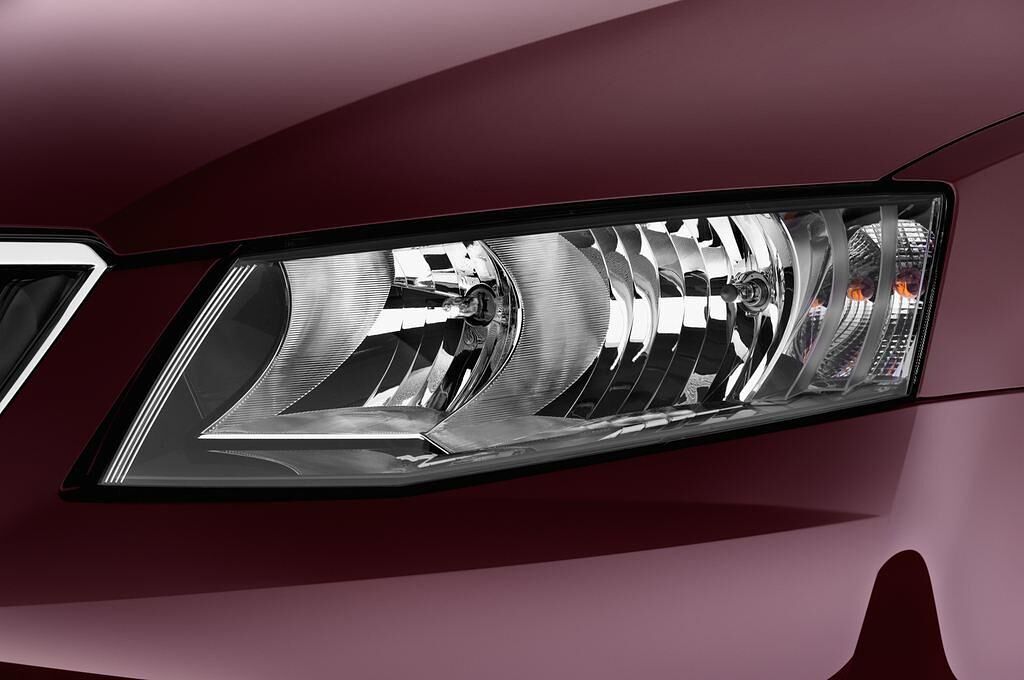 Skoda Octavia (Baujahr 2014) Ambition 5 Türen Scheinwerfer