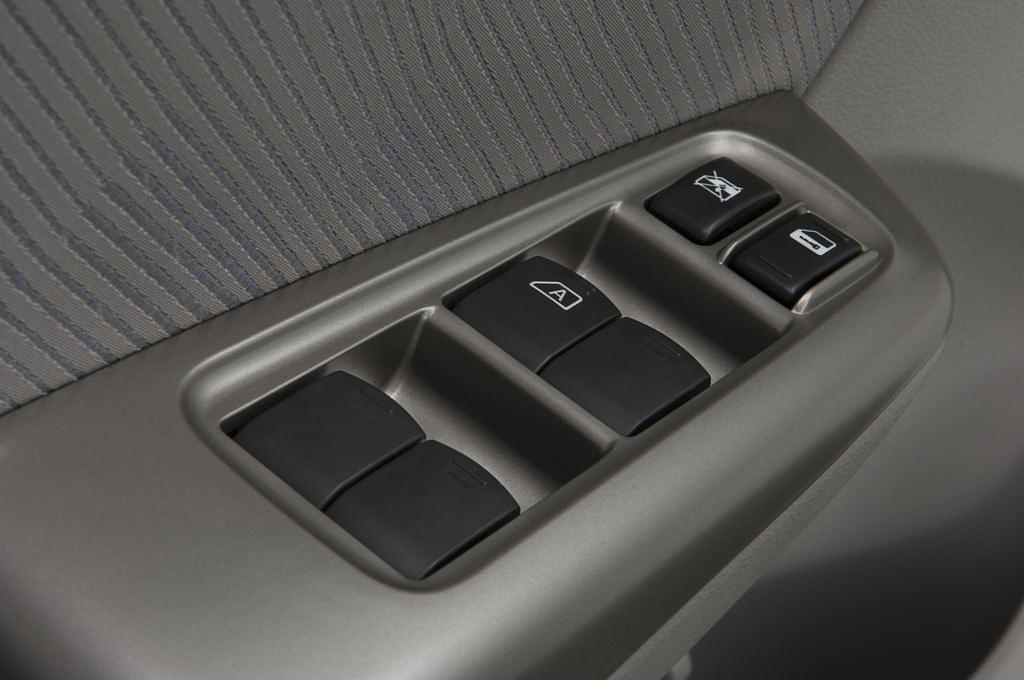Subaru Forester (Baujahr 2010) - 5 Türen Bedienungselemente Tür