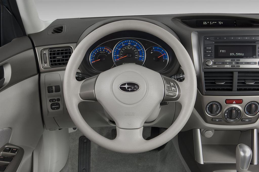 Subaru Forester (Baujahr 2010) - 5 Türen Lenkrad