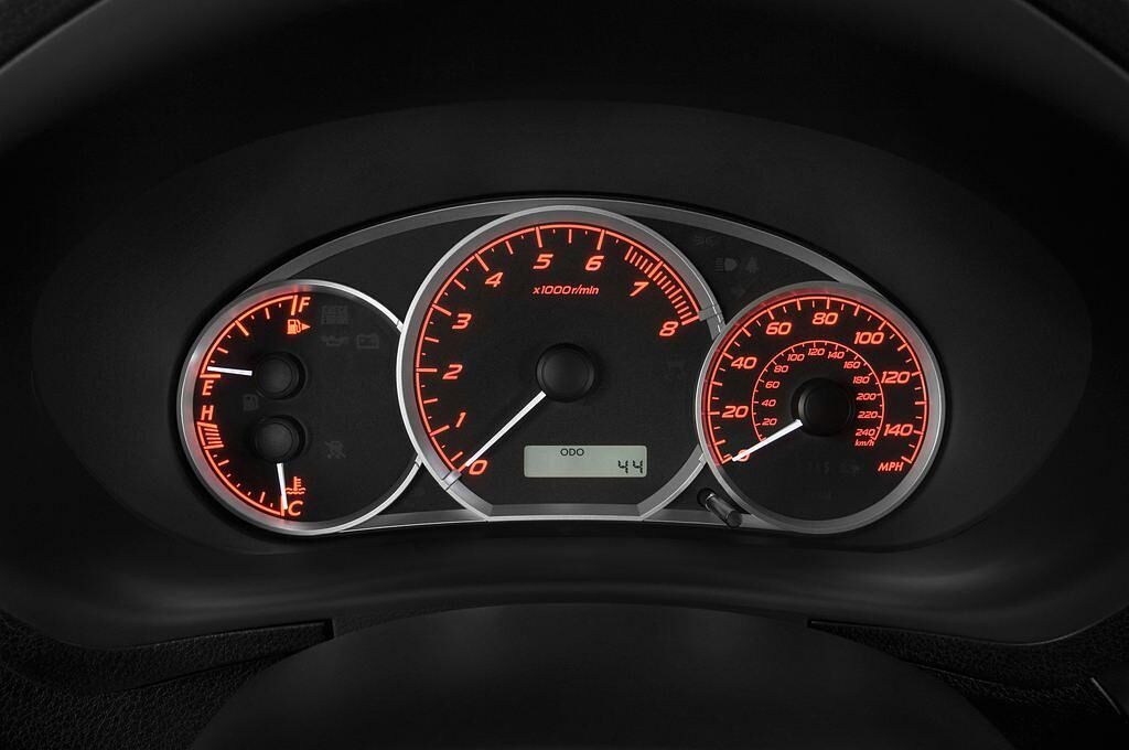 Subaru Impreza (Baujahr 2010) WRX STI 5 Türen Tacho und Fahrerinstrumente