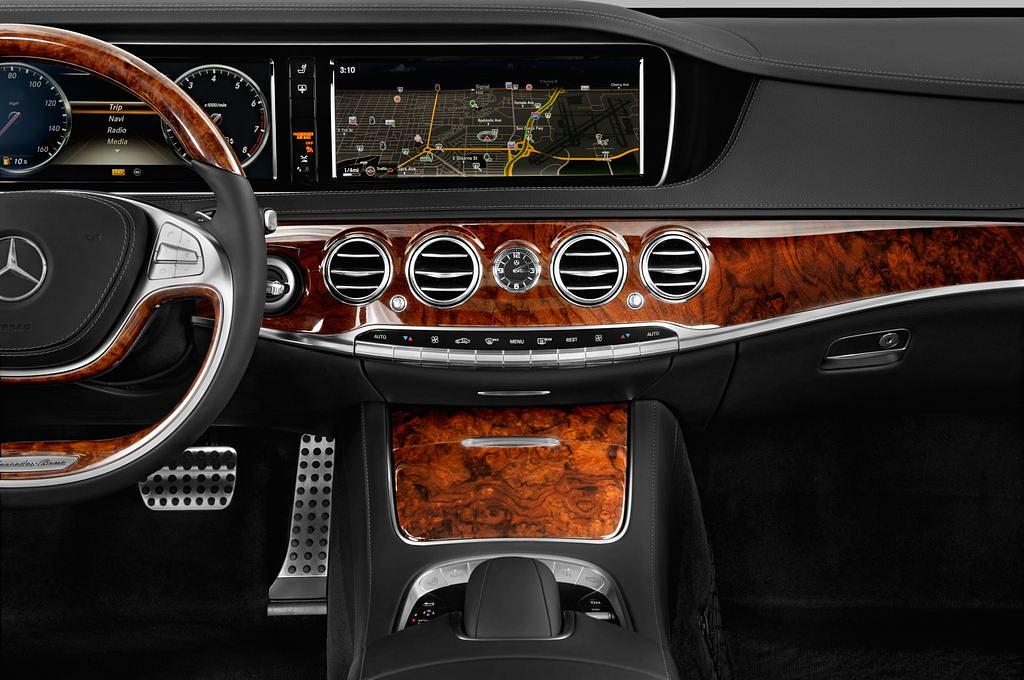 Mercedes S-Class (Baujahr 2014) - 4 Türen Mittelkonsole