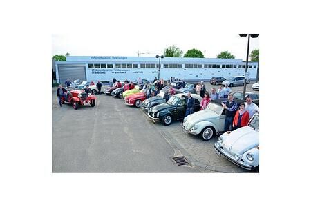 Auto-Klassiker treffen auf Kulturdenkmäler