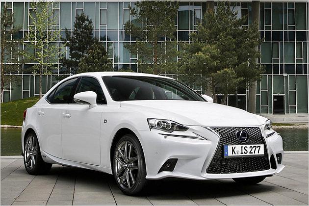 Die F-Sport-Variante rollt auf 18-Zoll-Rädern