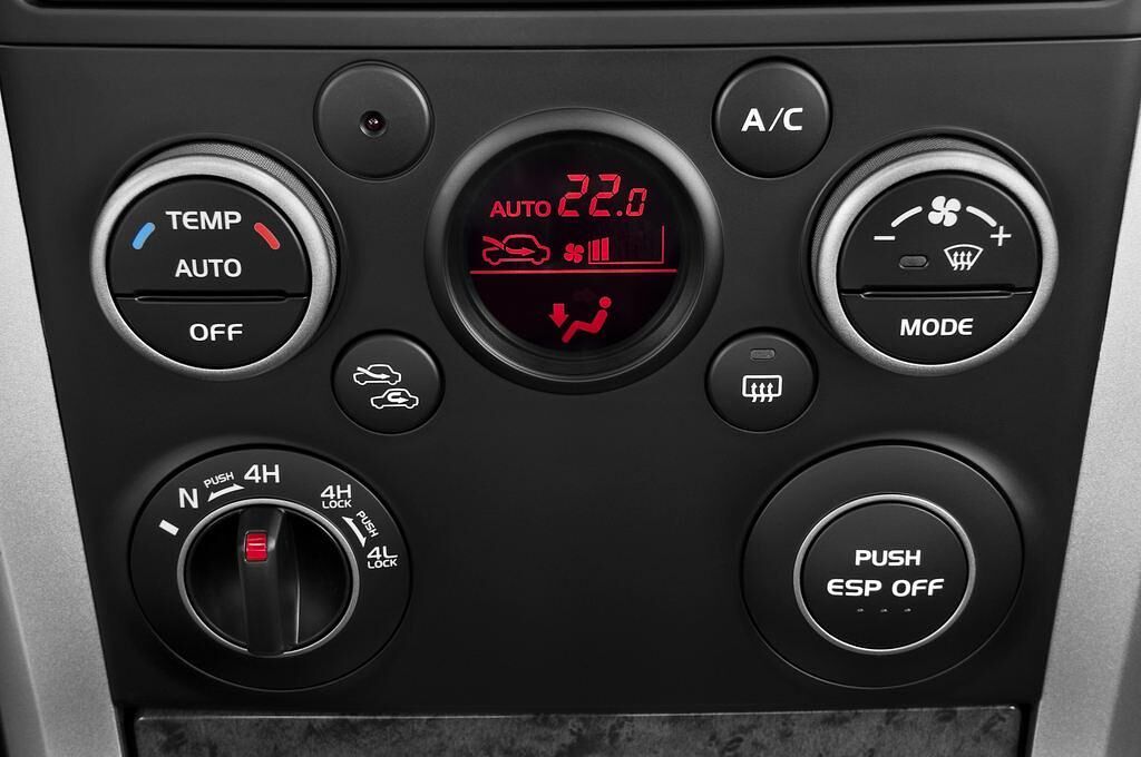 Suzuki Grand Vitara (Baujahr 2010) Comfort 5 Türen Temperatur und Klimaanlage