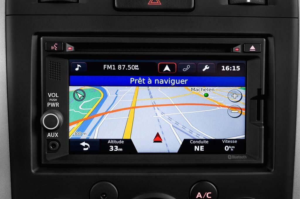 Suzuki Grand Vitara (Baujahr 2013) Comfort 5 Türen Radio und Infotainmentsystem
