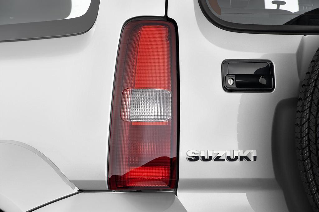 Suzuki Jimny (Baujahr 2010) Comfort 3 Türen Rücklicht