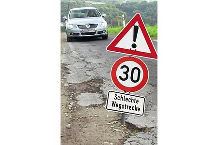 ADAC: Schlaglöcher können lebensgefährlich sein - Forderung nach Lkw-Maut auch für kommunale Straßen