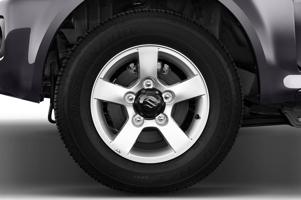 Suzuki Jimny (Baujahr 2012) Comfort 3 Türen Reifen und Felge