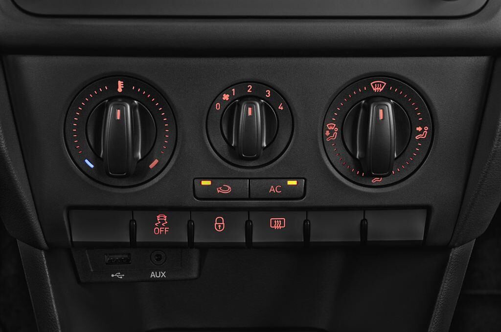 SEAT Toledo (Baujahr 2013) Reference 5 Türen Temperatur und Klimaanlage