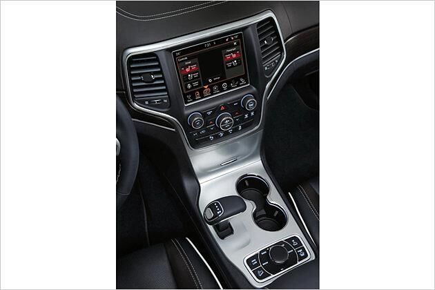 Alle Grand Cherokee verfügen jetzt über eine Achtgang-Automatik
