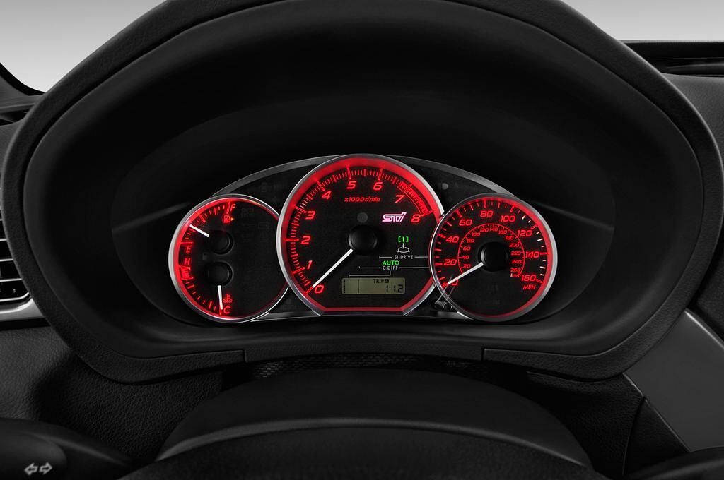 Subaru WRX STI (Baujahr 2012) Sport 5 Türen Tacho und Fahrerinstrumente