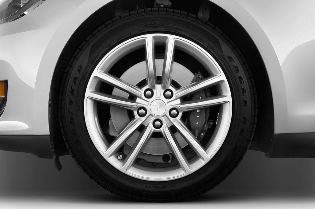 Tesla Model S (Baujahr 2014) S 5 Türen Reifen und Felge