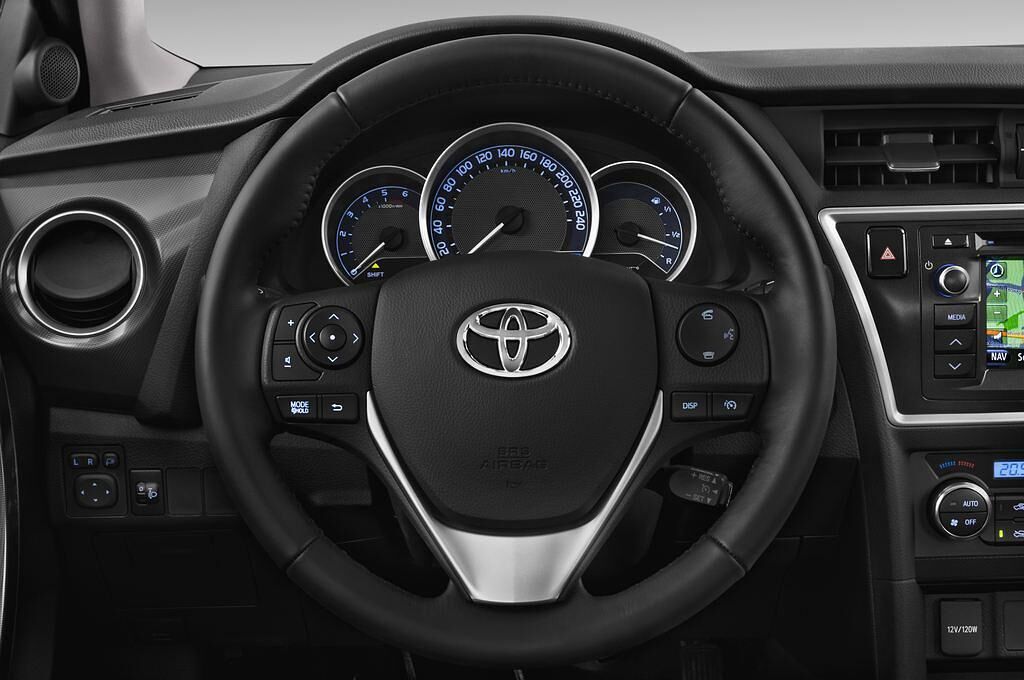 Toyota Auris (Baujahr 2013) Life 5 Türen Lenkrad