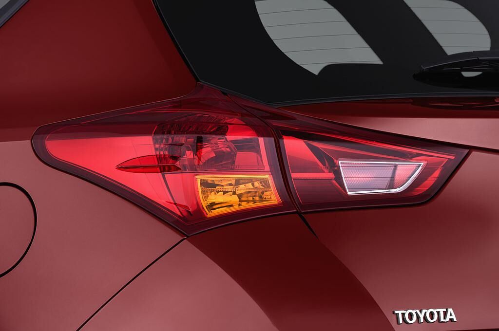 Toyota Auris (Baujahr 2013) Life 5 Türen Rücklicht