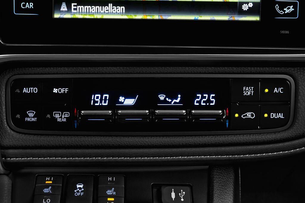 Toyota Auris (Baujahr 2015) Executive 5 Türen Temperatur und Klimaanlage