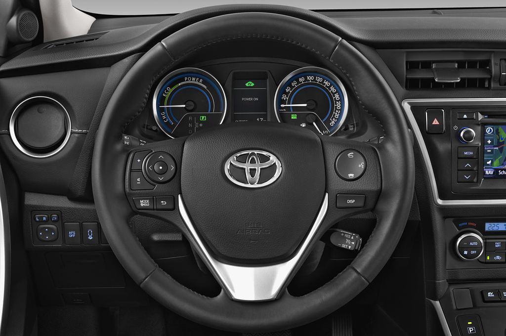 Toyota Auris Hybrid (Baujahr 2013) Executive 5 Türen Lenkrad