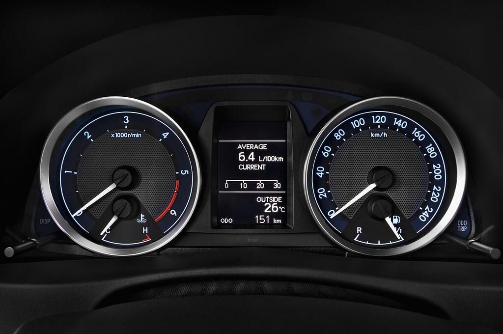 Toyota Auris Touring Sports (Baujahr 2013) Executive 5 Türen Tacho und Fahrerinstrumente
