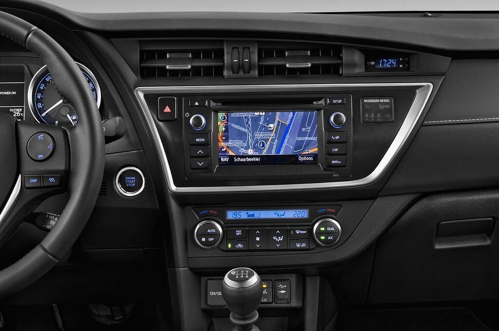 Toyota Auris Touring Sports (Baujahr 2013) Executive 5 Türen Mittelkonsole