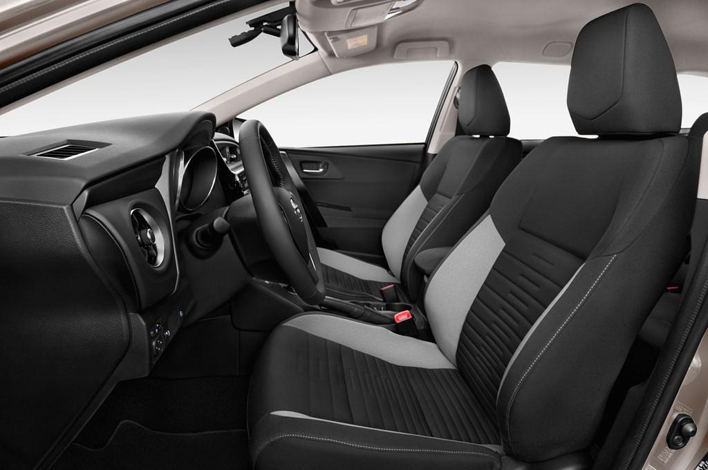 Toyota Auris Touring Sports (Baujahr 2015) Comfort 5 Türen Vordersitze
