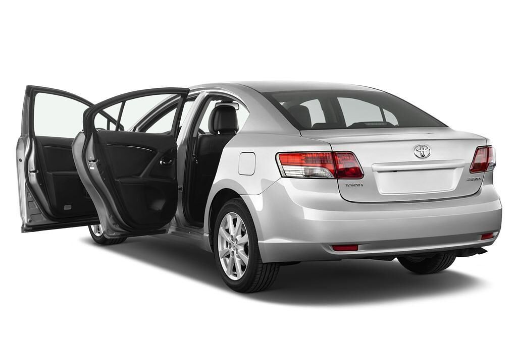 Toyota Avensis (Baujahr 2009) Executive 4 Türen Tür geöffnet