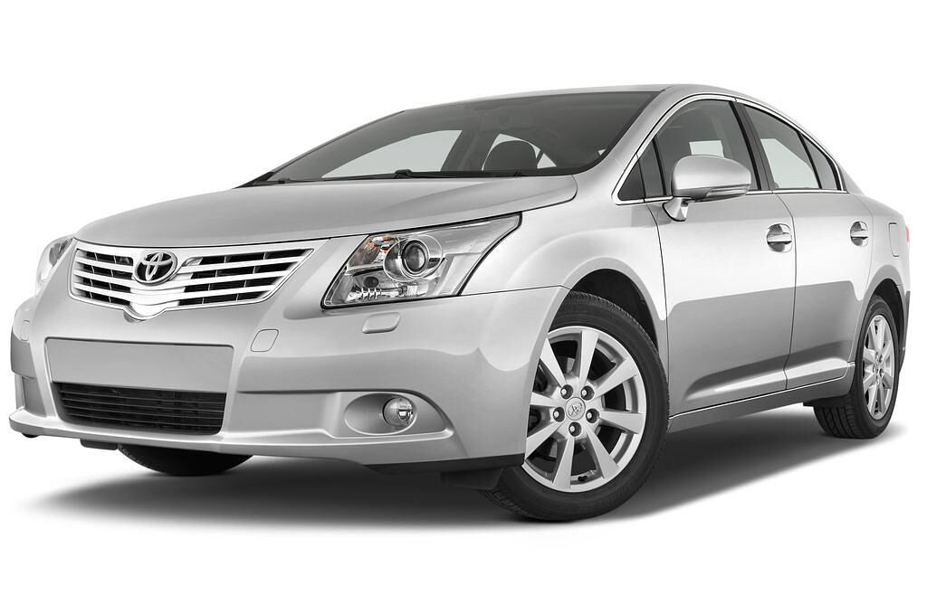 Toyota Avensis (Baujahr 2009) Executive 4 Türen seitlich vorne mit Felge