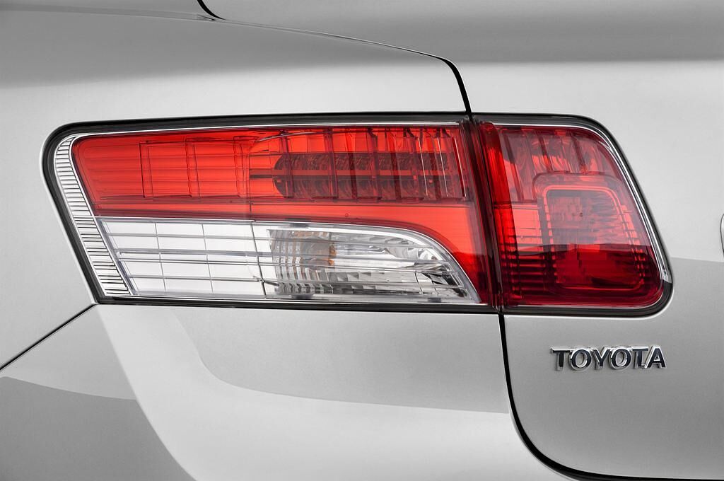 Toyota Avensis (Baujahr 2009) Executive 4 Türen Rücklicht