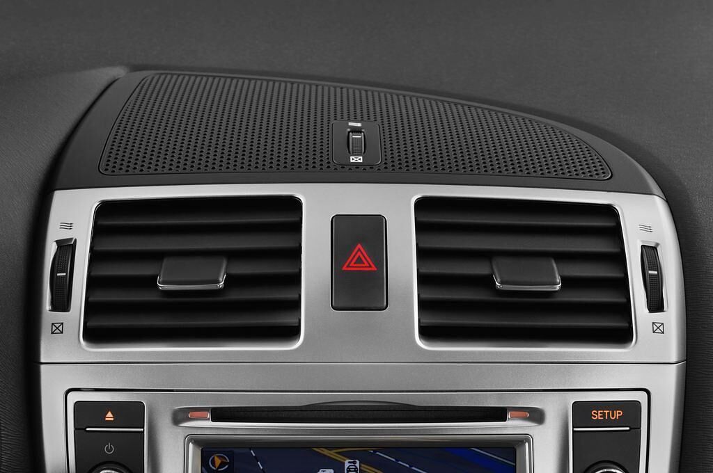 Toyota Avensis (Baujahr 2012) Life 4 Türen Lüftung