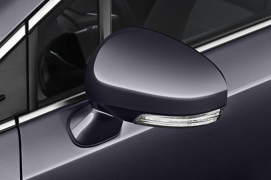 Toyota Avensis (Baujahr 2012) Life 4 Türen Außenspiegel