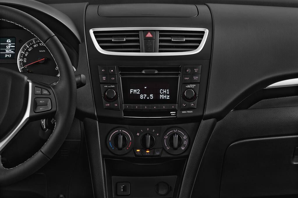 Suzuki Swift (Baujahr 2014) Club 3 Türen Mittelkonsole