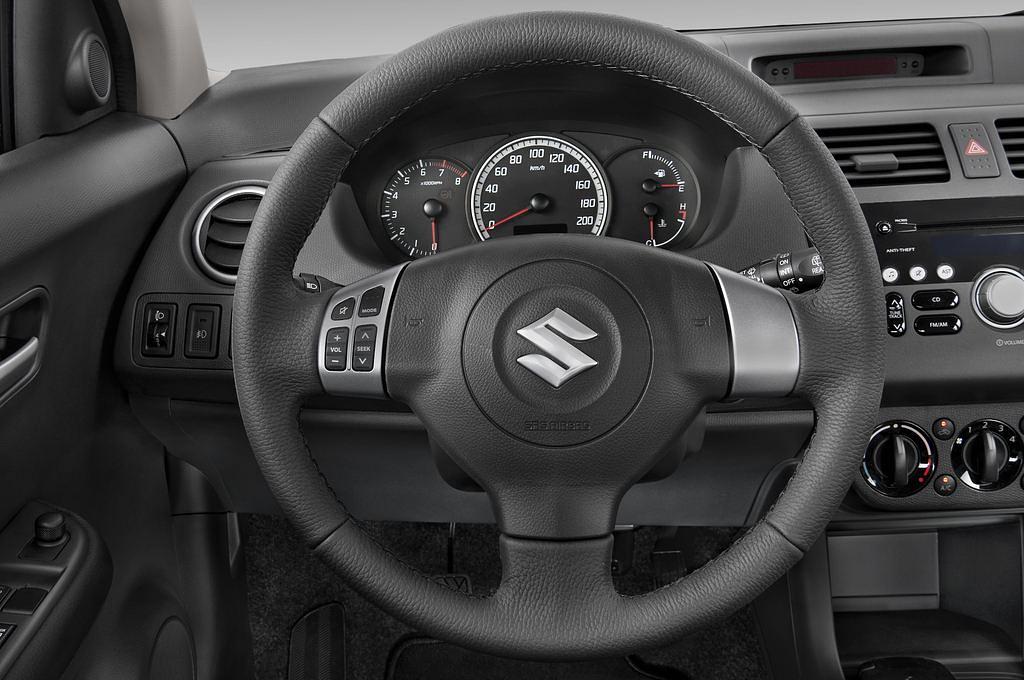 Suzuki Swift (Baujahr 2010) Comfort 5 Türen Lenkrad