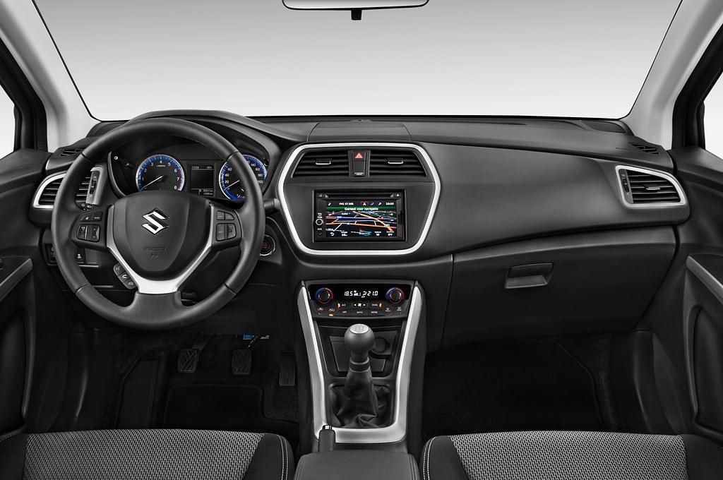 Suzuki SX4 S-Cross (Baujahr 2014) Comfort+ 5 Türen Cockpit und Innenraum