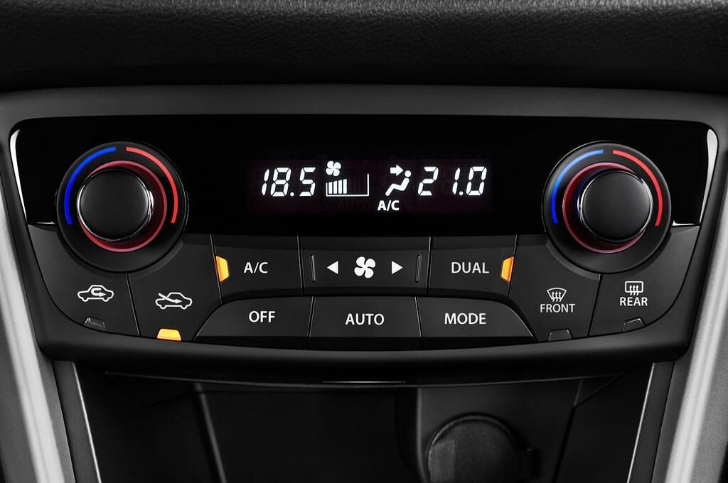 Suzuki SX4 S-Cross (Baujahr 2014) Comfort+ 5 Türen Temperatur und Klimaanlage