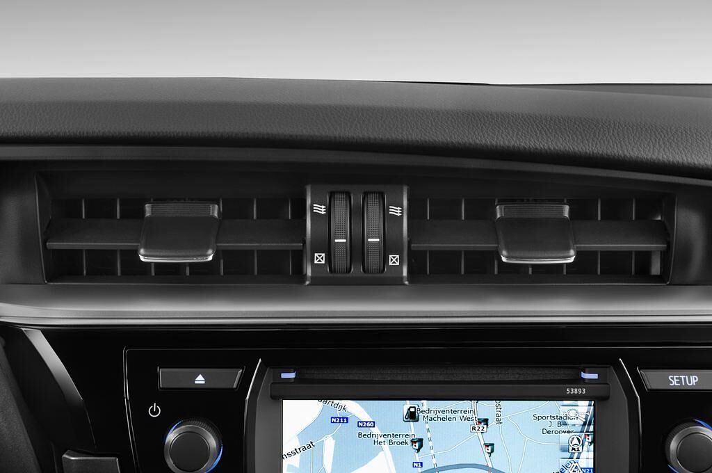 Toyota Corolla (Baujahr 2015) Comfort 4 Türen Lüftung
