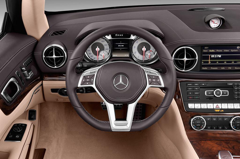 Mercedes SL-Class (Baujahr 2012) SL 500 2 Türen Lenkrad