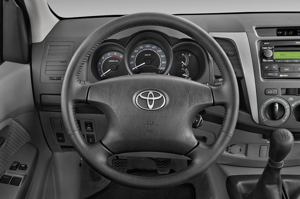 Toyota Hilux (Baujahr 2010) - 2 Türen Lenkrad
