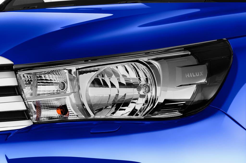 Toyota Hilux (Baujahr 2017) Duty Comfort 2 Türen Scheinwerfer
