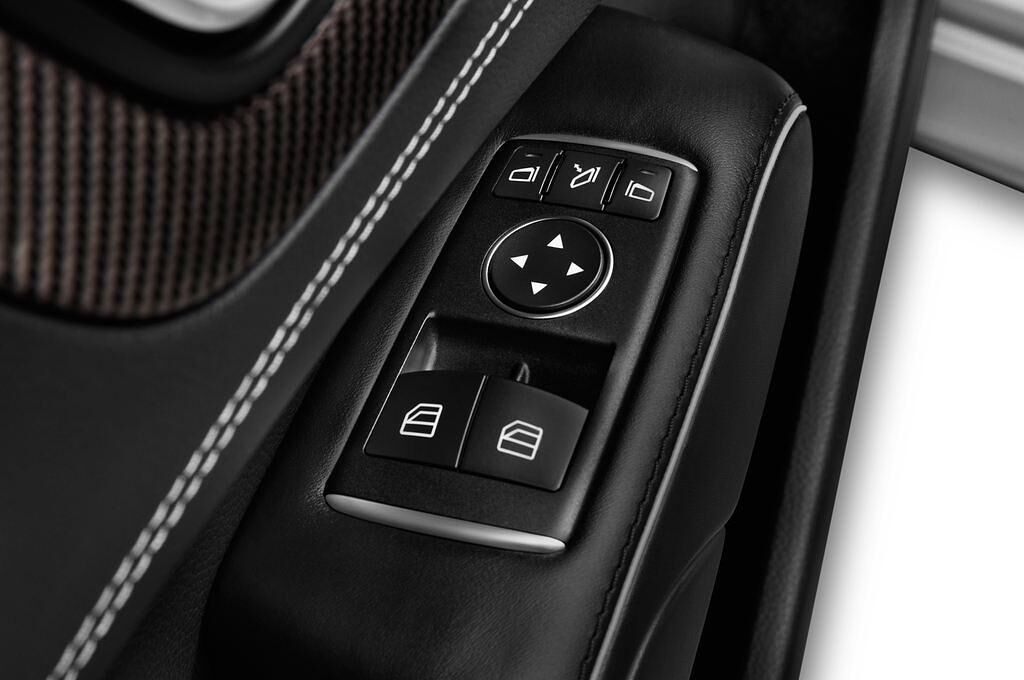 Mercedes SL-Class (Baujahr 2013) AMG 2 Türen Bedienungselemente Tür