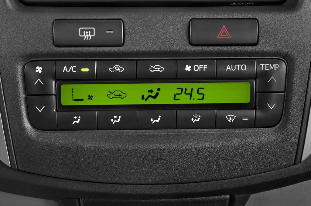 Toyota Hilux (Baujahr 2010) - 4 Türen Temperatur und Klimaanlage
