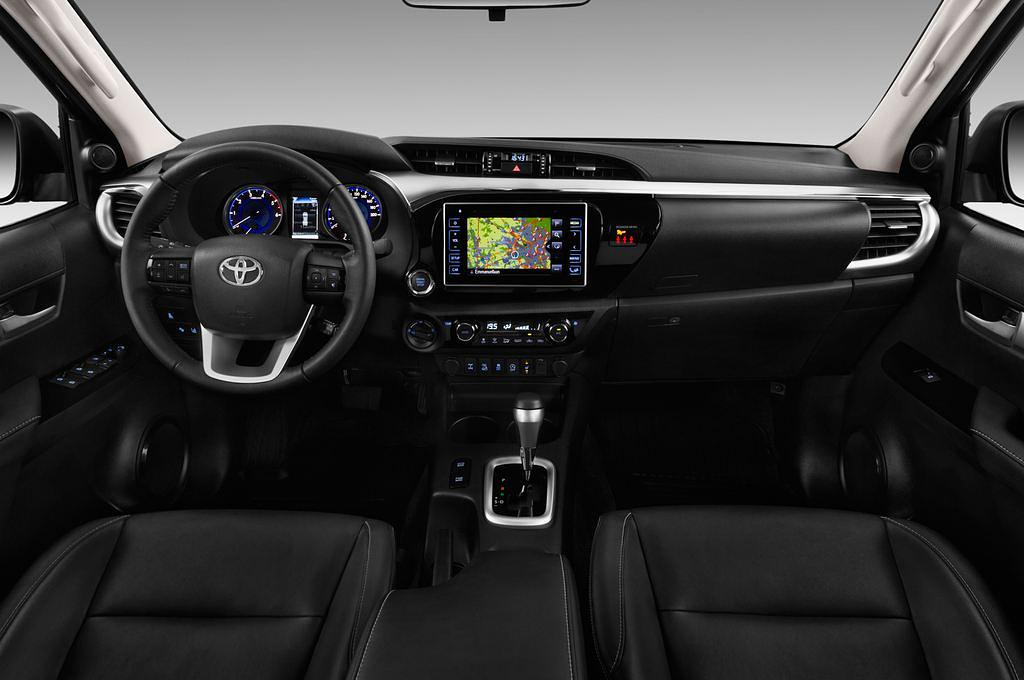 Toyota Hilux (Baujahr 2016) Comfort 4 Türen Cockpit und Innenraum