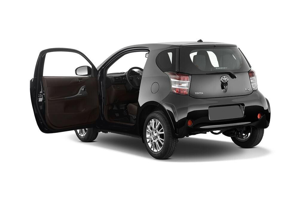 Toyota IQ (Baujahr 2010) + 3 Türen Tür geöffnet