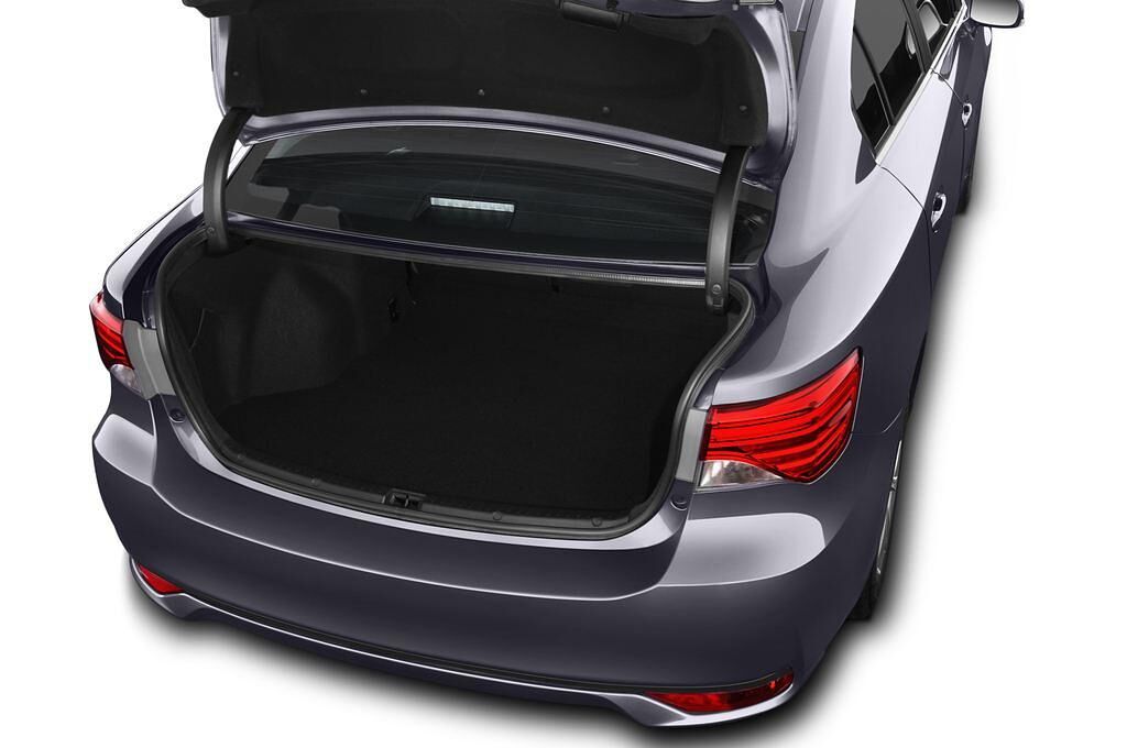 Toyota Avensis (Baujahr 2012) Life 4 Türen Kofferraum