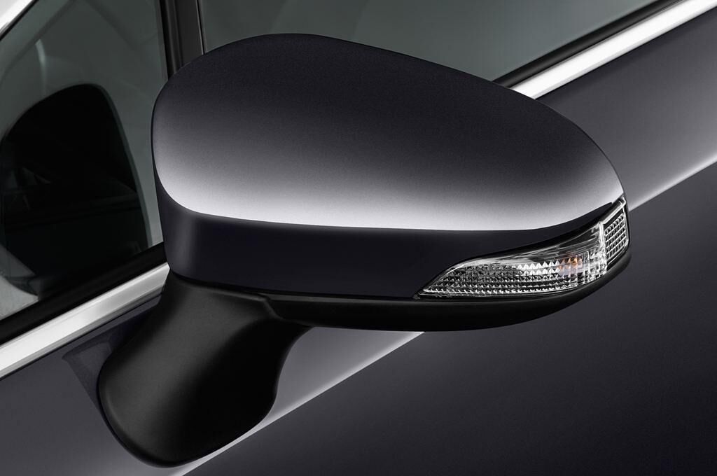 Toyota Avensis (Baujahr 2015) - 4 Türen Außenspiegel