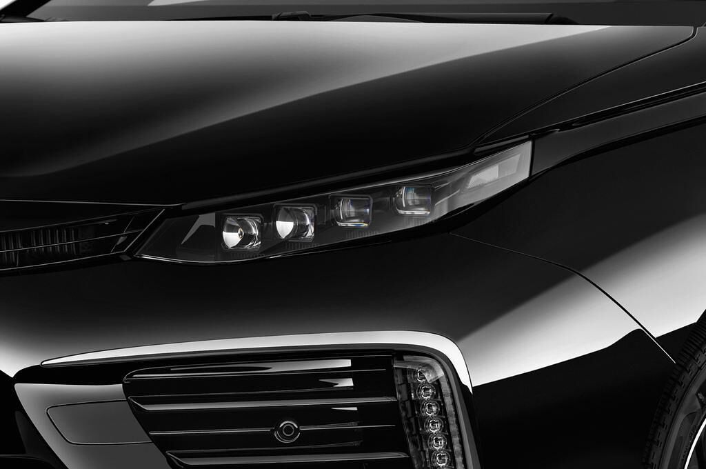 Toyota Mirai (Baujahr 2016) - 4 Türen Scheinwerfer