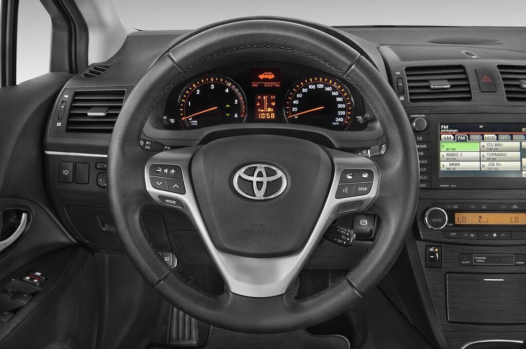 Toyota Avensis (Baujahr 2009) Executive 5 Türen Lenkrad