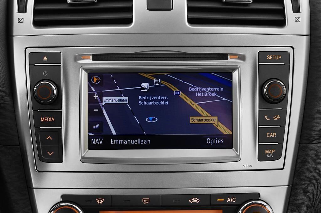 Toyota Avensis (Baujahr 2012) Style 5 Türen Radio und Infotainmentsystem