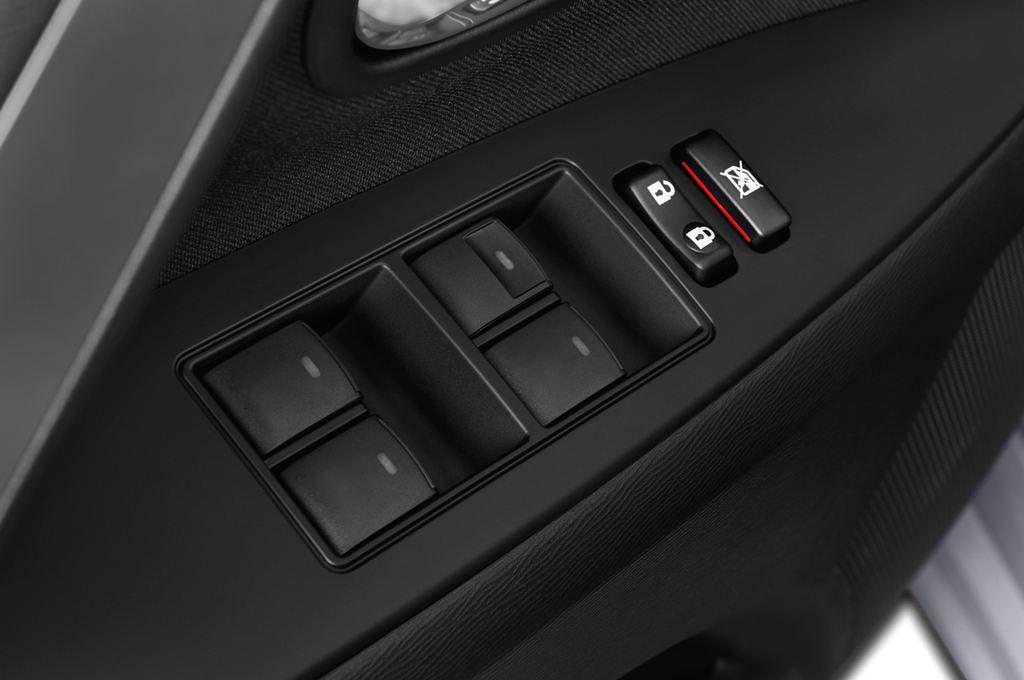 Toyota Avensis (Baujahr 2012) Style 5 Türen Bedienungselemente Tür