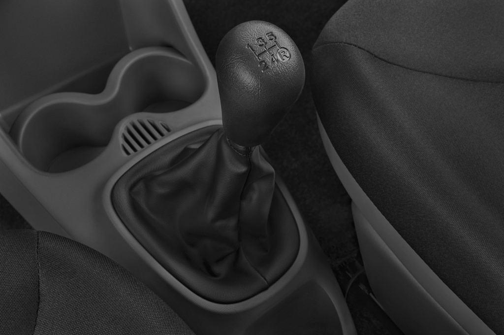 Toyota Aygo (Baujahr 2010) base 3 Türen Schalthebel